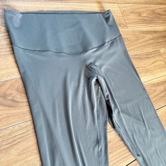 OFFLINE By Aerie Real Me® Xtra High Waisted Hold Up! Leggings | XL | Grey - Picture 3 of 6